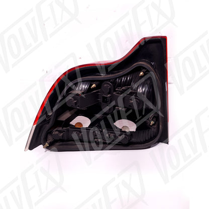 Volvo S60 2001 - 2005 Aizmugurējais labais lukturis  (lietots) 8664080 / 8664082