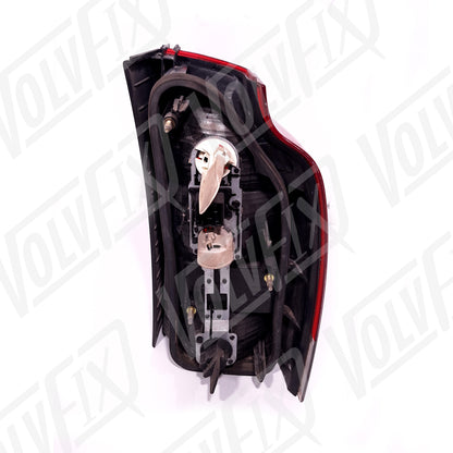 Volvo XC70 / V70 2001 - 2005 Aizmugurējais kreisais lukturis (lietots) 9154497