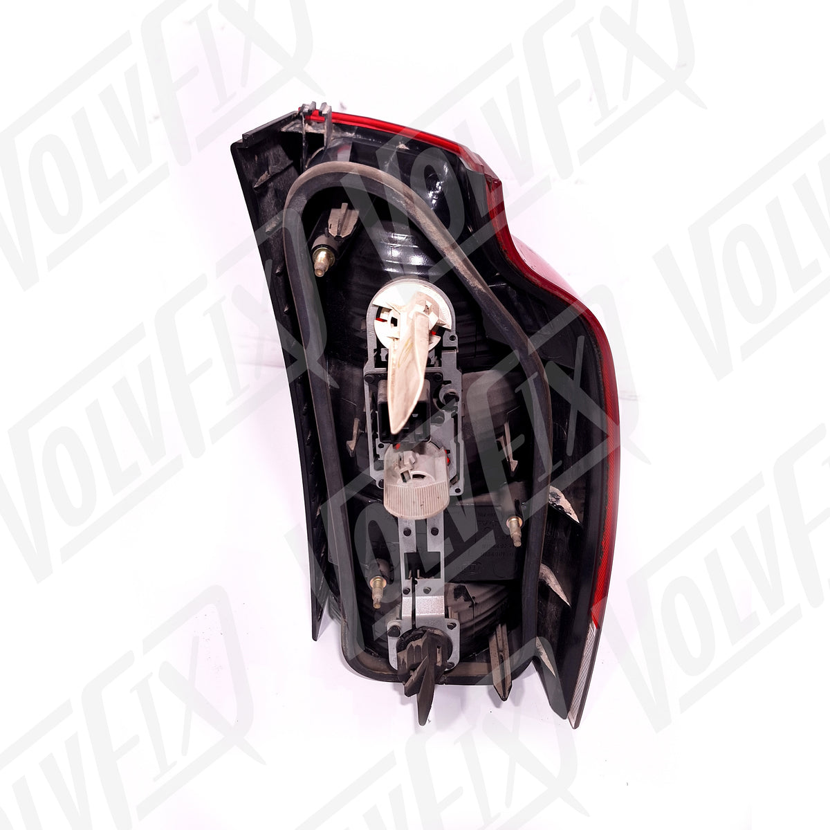Volvo XC70 / V70 2001 - 2005 Aizmugurējais kreisais lukturis  (lietots) 9154497