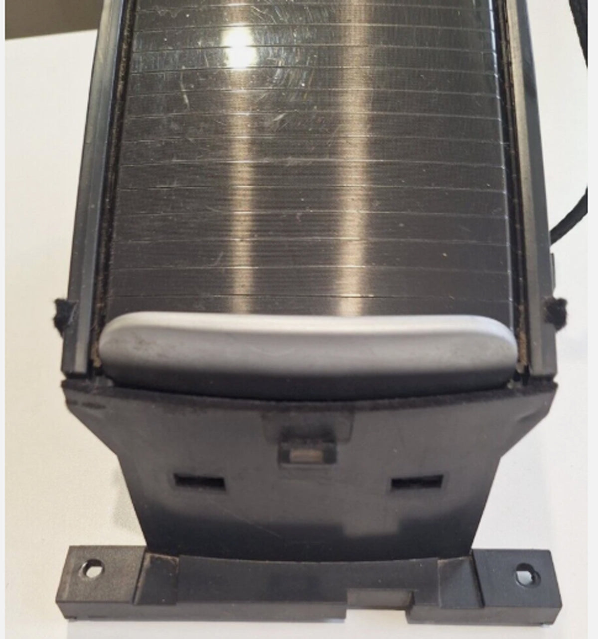 Volvo V70 / XC70 (2005-2007) S60 (2005-2008)  mantu nodalījums / glāžu turētājs 30643625 (lietots)