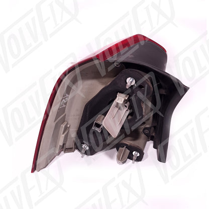 Volvo V70 2008 - 2011  Aizmugurējais labais lukturis 30698984 (lietots)