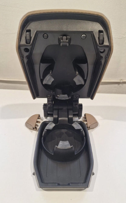 Volvo V70 / XC70 (2005-2007) S60 (2005-2008)  roku balsts /  Elkoņa balsts 30643895 (lietots)