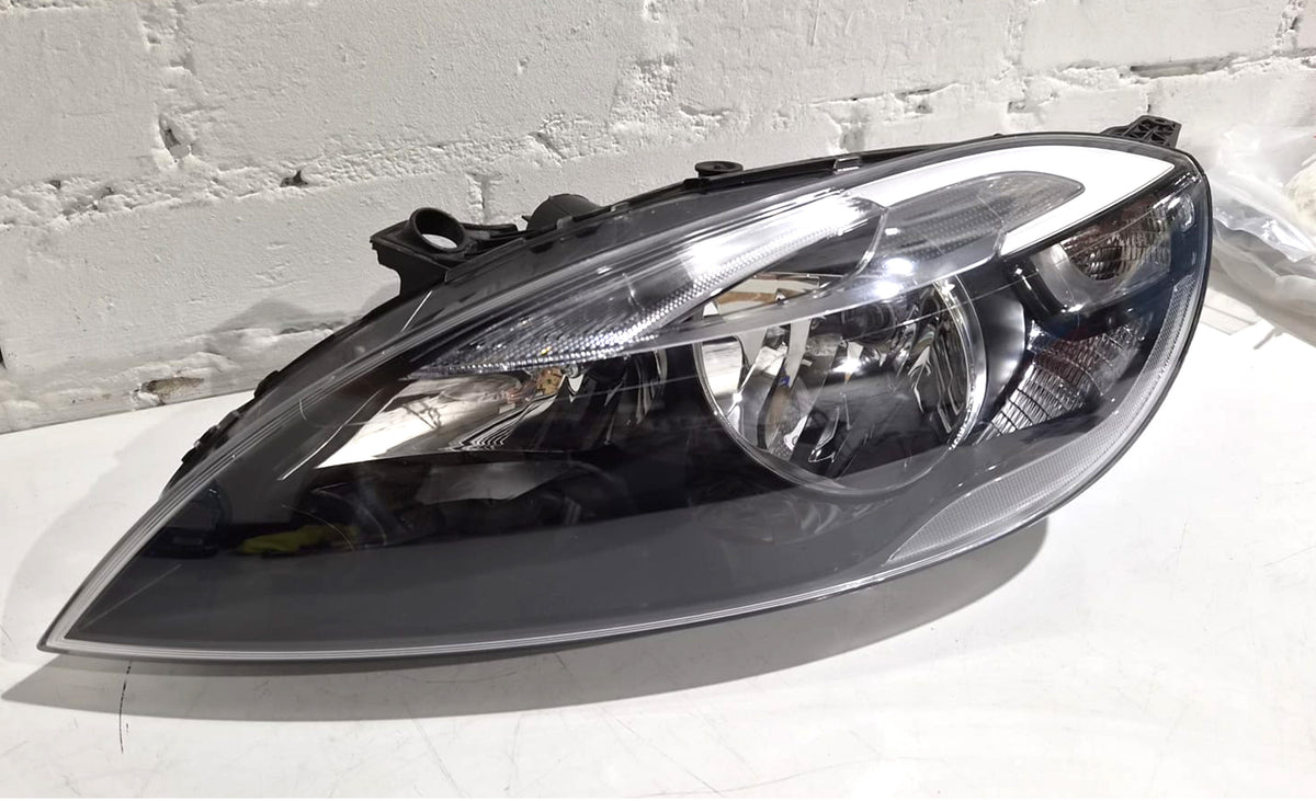 Volvo V40 (2013 - ) hečbeka priekšējais kreisais lukturis / 31420003 OEM (Lietots)