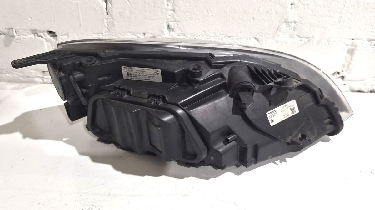 Volvo V40 (2013 - ) hečbeka priekšējais kreisais lukturis / 31420003 OEM (Lietots)
