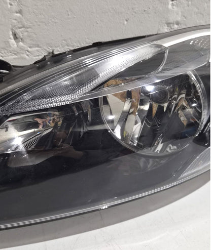 Volvo V40 (2013 - ) hečbeka priekšējais kreisais lukturis / 31420003 OEM (Lietots)